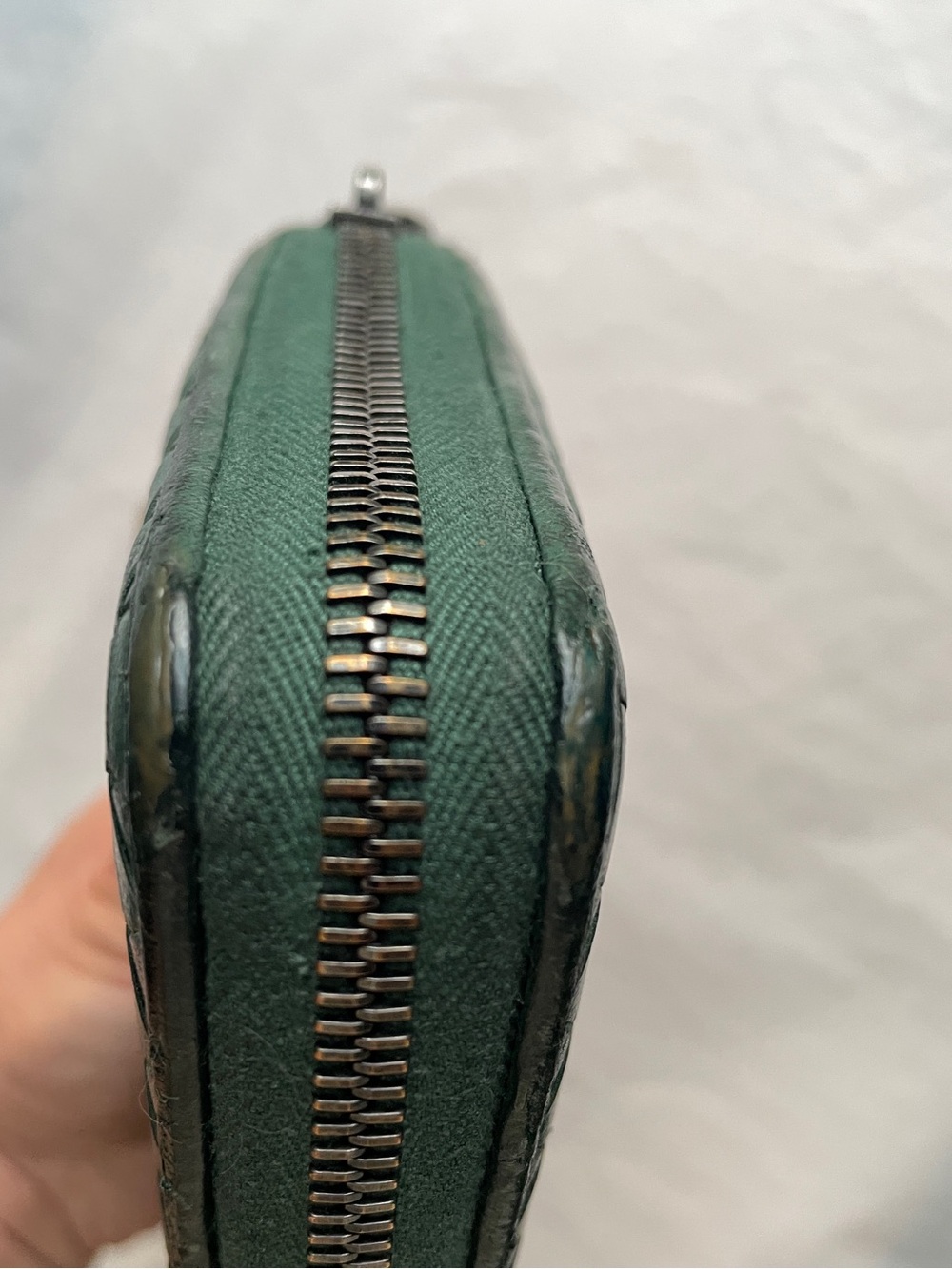BOTTEGA VENETA // green intrecciato woven leather Zip-Around continental wallet - Picture 8 of 16